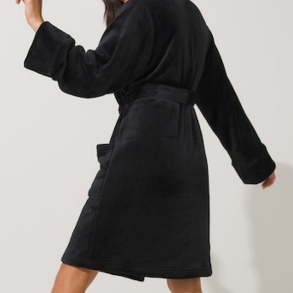 Soma Black Short Robe Embraceable Soft Lightweight Plush RETAIL $88- - Picture 4 of 6